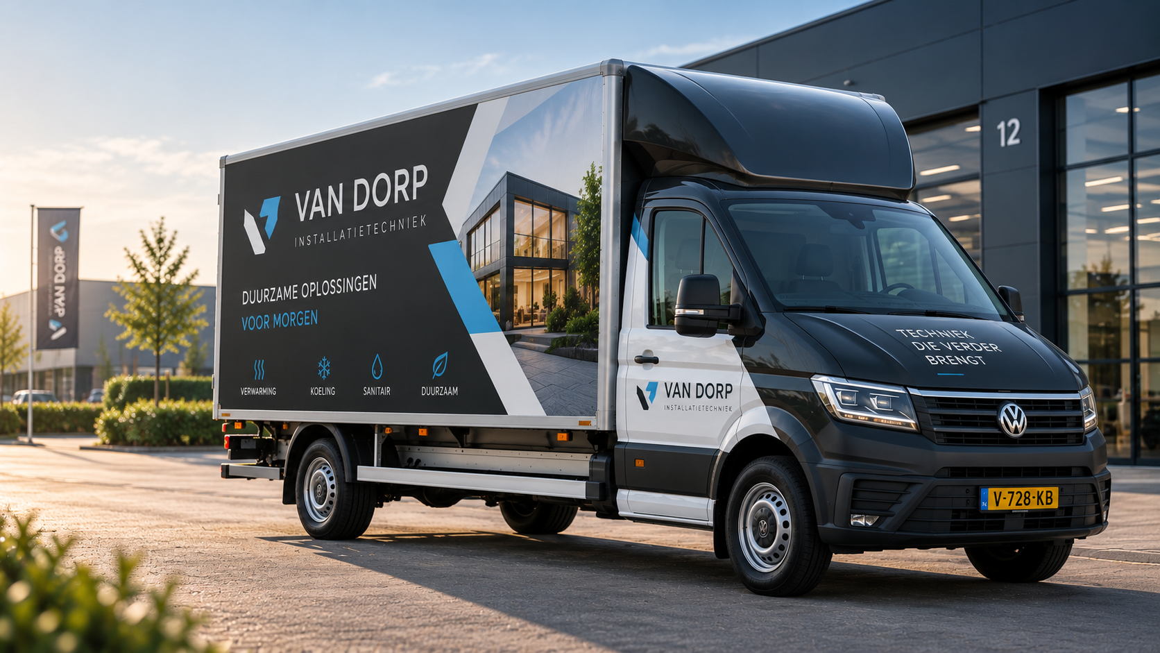 Professioneel beletterde bakwagen voor een Nederlands bedrijf