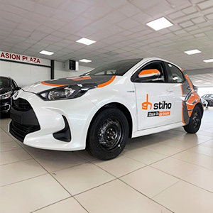 Stiho personenauto professioneel beletterd door SignDirect