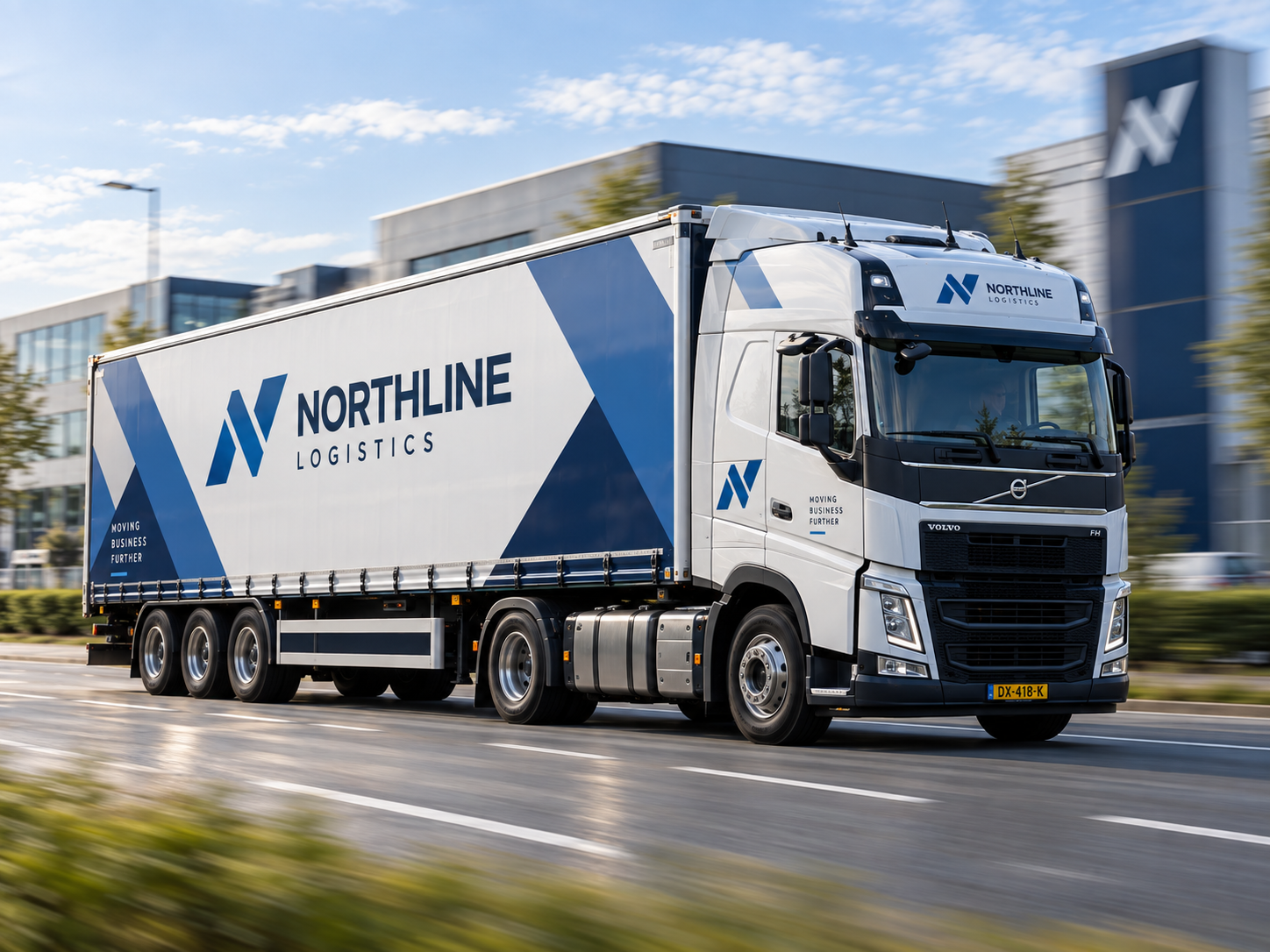 Professioneel beletterde vrachtwagen onderweg waarbij merkherkenning centraal staat