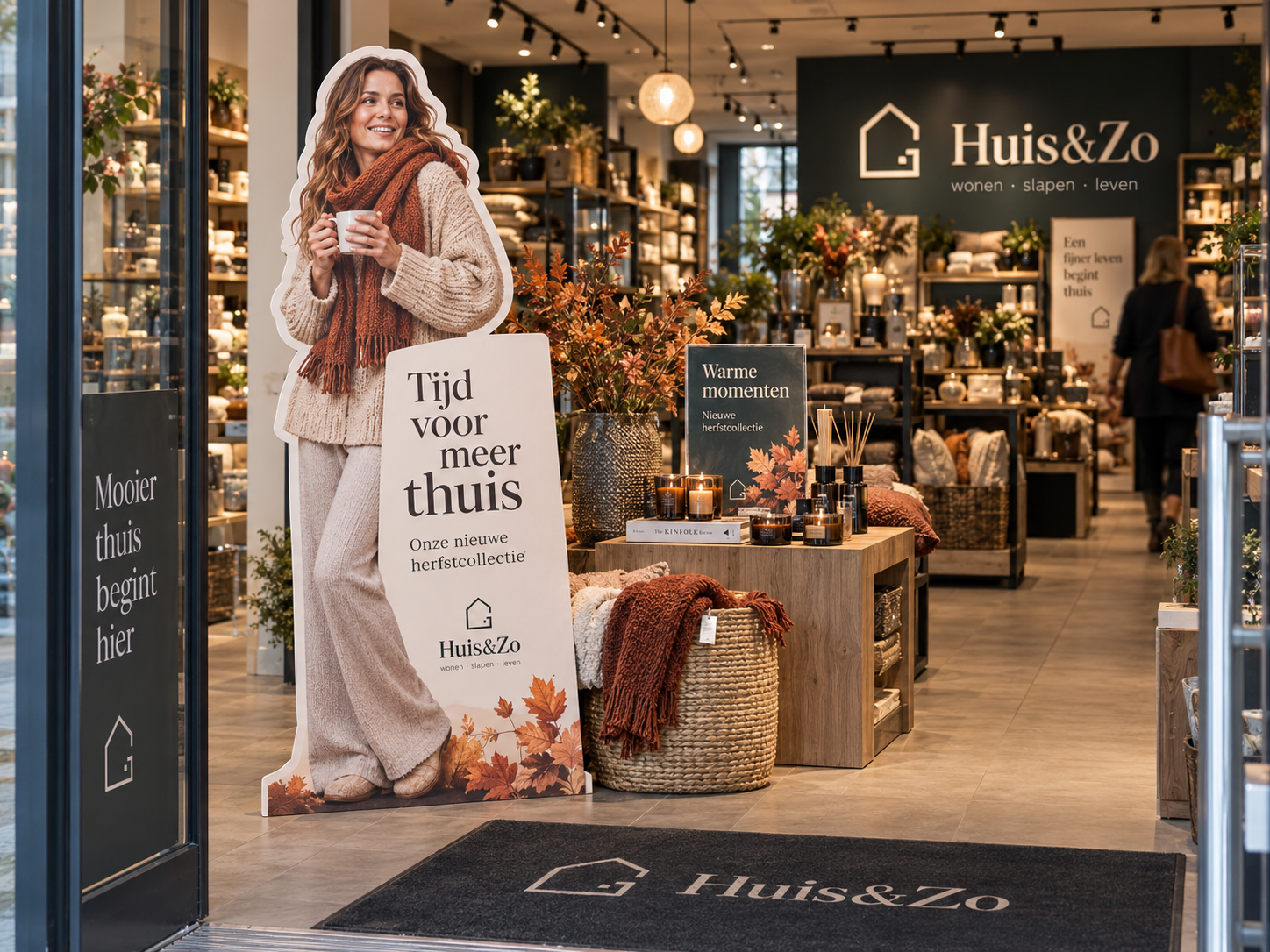 Professionele winkel met een levensgrote contourgesneden lifesizer voor een productcampagne